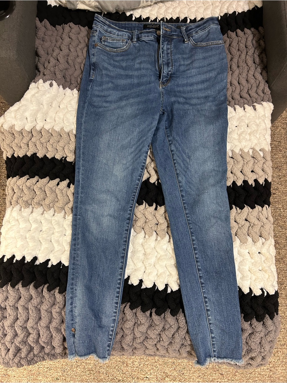 Judy Blue Light-Med Wash Skinny Jeans